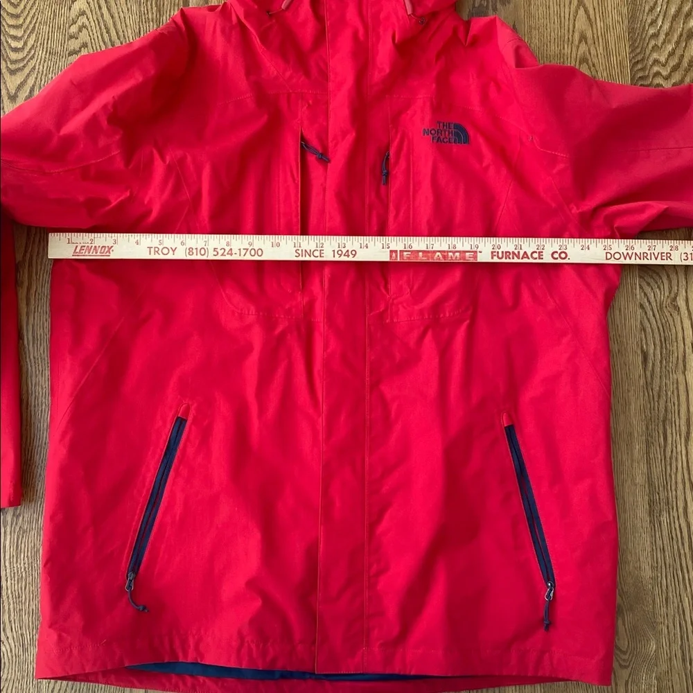 The North Face Mens XL jacket red dry vent windbreaker rain jacket granola